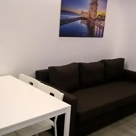 Casa Ao Lado Do Metro * أوديفلاس